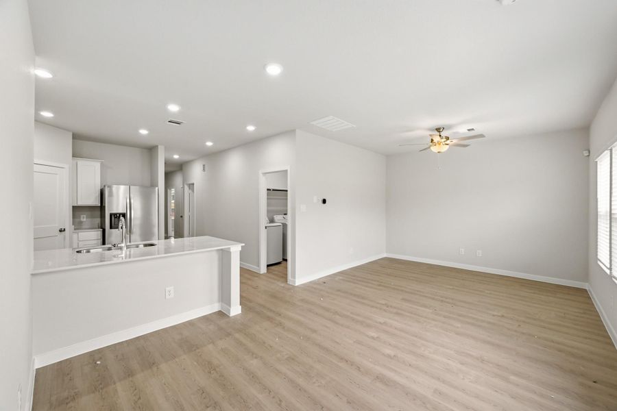Spacious, unfurnished interior of a new home in Crockett Meadows, Conroe (Image 15).