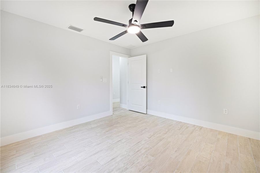 Spacious, unfurnished interior of a new home in , Lehigh Acres (Image 21).