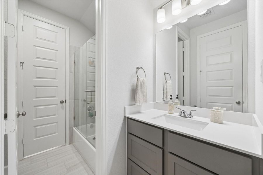 Furnished interior view inside a new home in Sienna, Missouri City (Image 29).