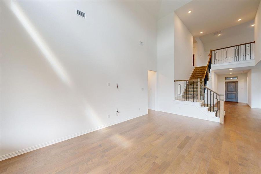 Spacious, unfurnished interior of a new home in Aster Park, McKinney (Image 24).