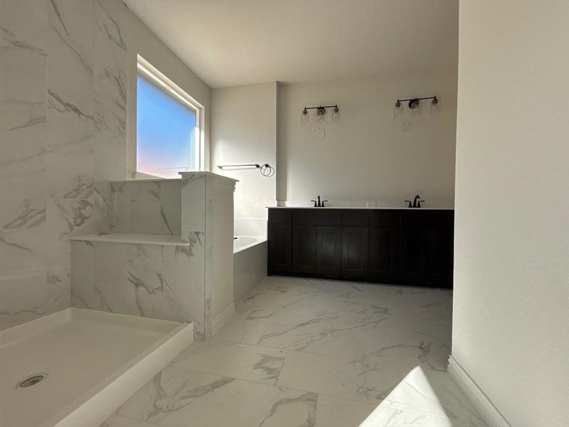 Image 14 of a home in Waterford Park.