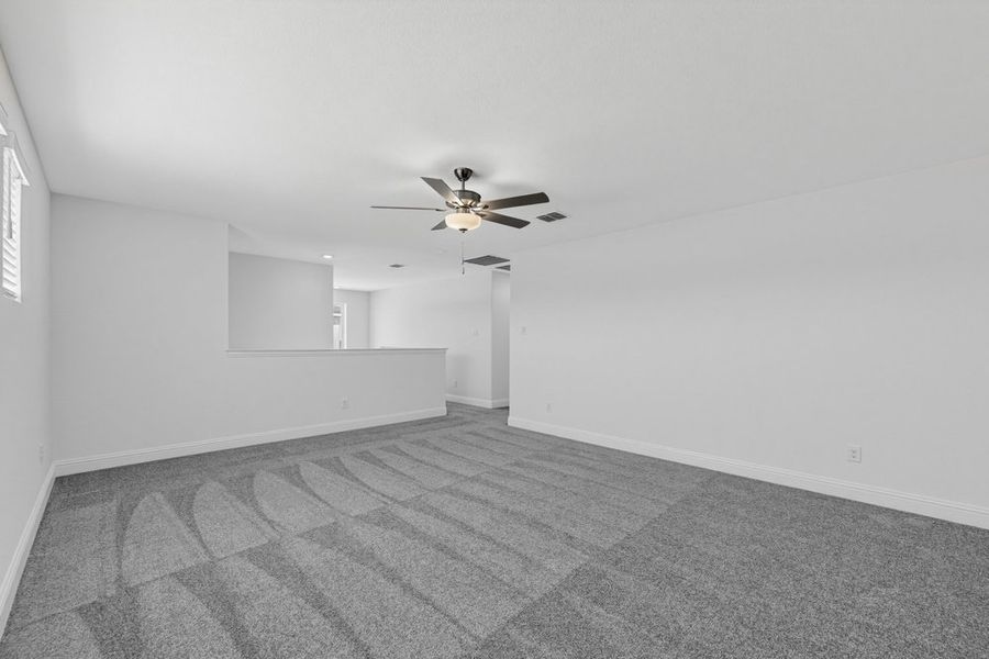 Spacious, unfurnished interior of a new home in Madero 50s, Fort Worth (Image 26).