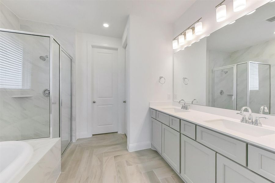 Furnished interior view inside a new home in Evergreen 40', Conroe (Image 9). Furnished interior view inside a new home in Evergreen 40', Conroe (Image 9).