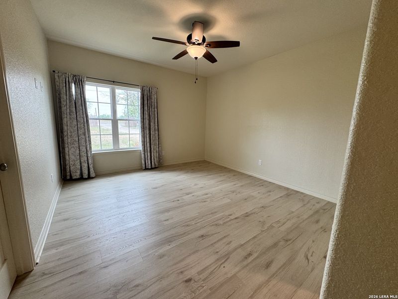 Spacious, unfurnished interior of a new home in , Seguin (Image 11).