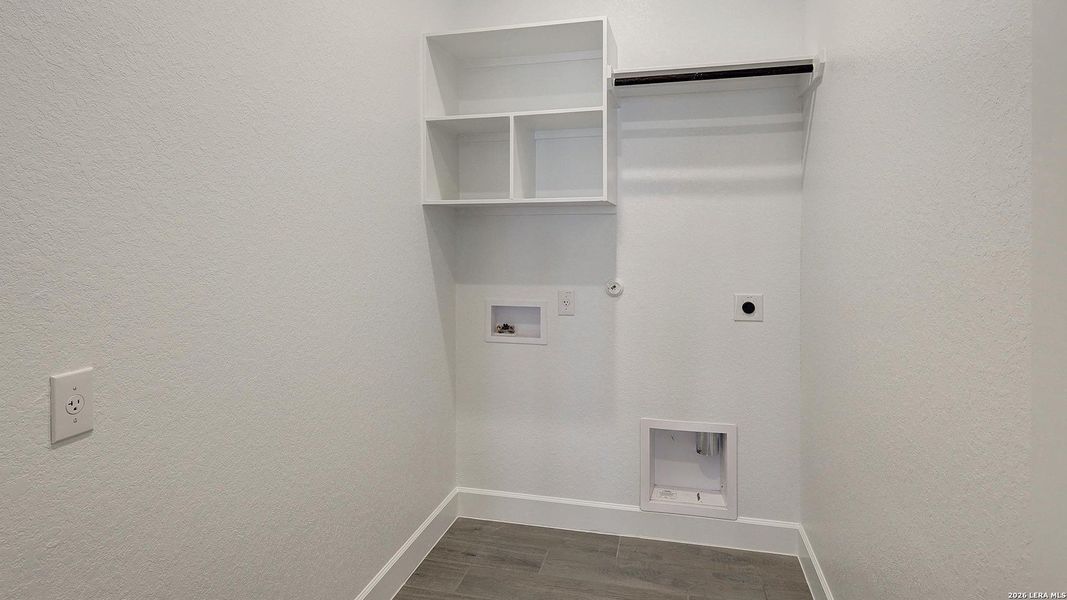 Spacious, unfurnished interior of a new home in Esperanza, Boerne (Image 19).