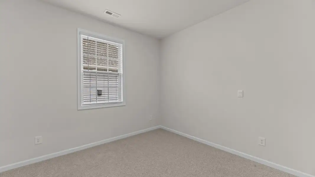 Spacious, unfurnished interior of a new home in Chambray, New Bern (Image 14).