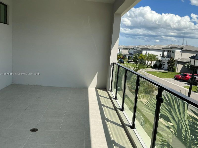 Spacious, unfurnished interior of a new home in , Boca Raton (Image 21). Spacious, unfurnished interior of a new home in , Boca Raton (Image 21).