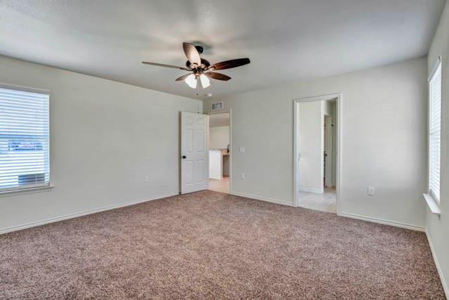 Spacious, unfurnished interior of a new home in , Fort Worth (Image 20).