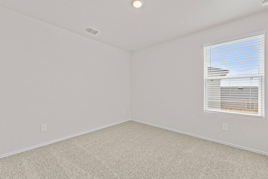 Spacious, unfurnished interior of a new home in , Maxwell (Image 34).