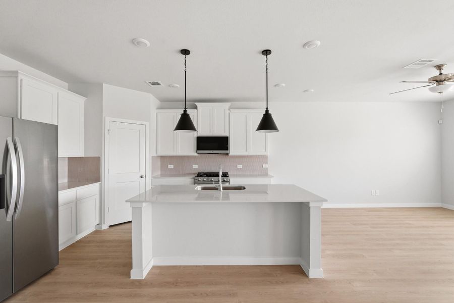 Furnished interior view inside a new home in Sanford Farms, Waller (Image 11).