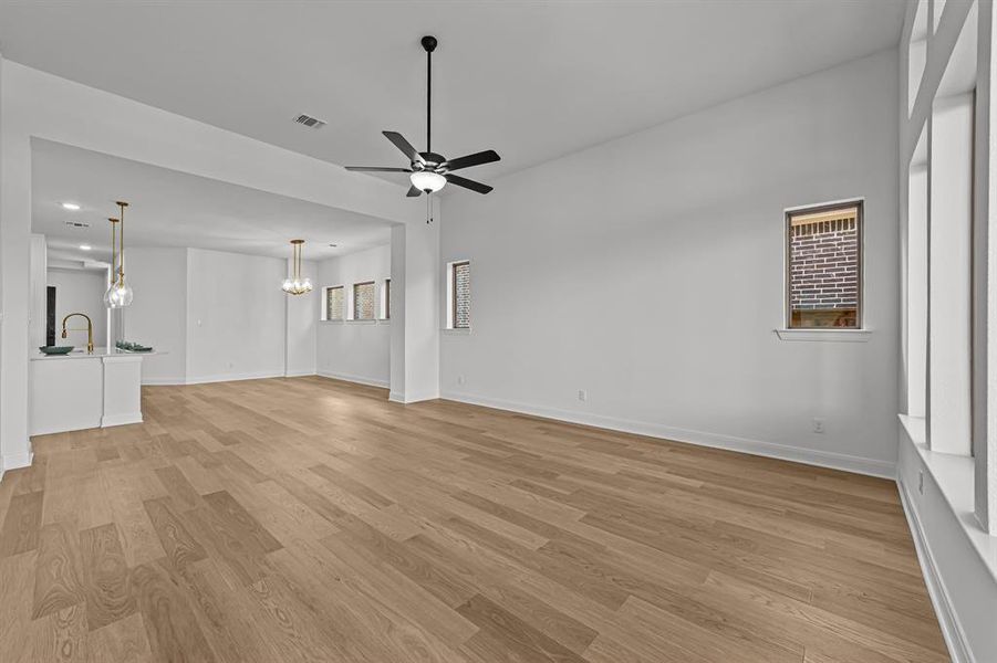 Spacious, unfurnished interior of a new home in Creekshaw – Classic, Royse City (Image 22). Spacious, unfurnished interior of a new home in Creekshaw – Classic, Royse City (Image 22).