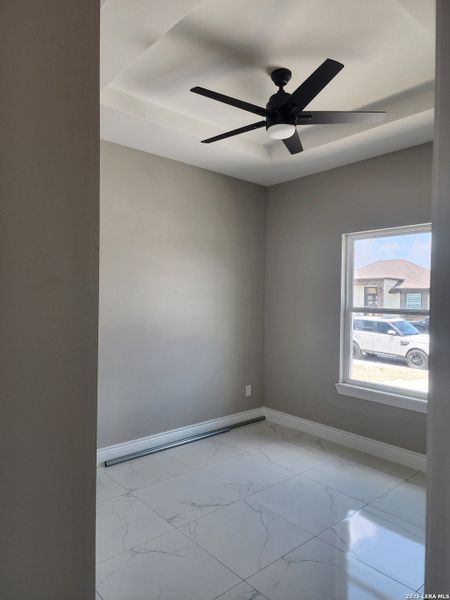 Spacious, unfurnished interior of a new home in , Eagle Pass (Image 9).