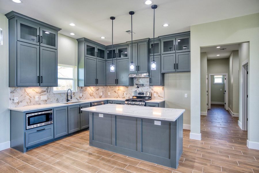 Furnished interior view inside a new home in , Angleton (Image 12).
