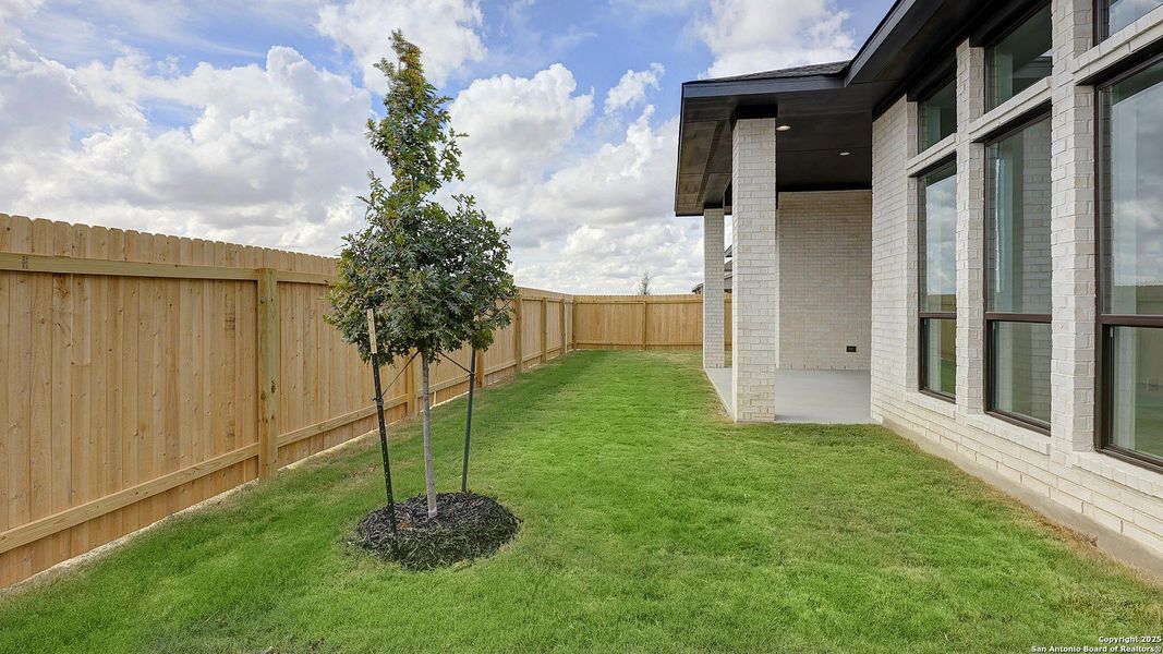 Exterior details and patio area of a home in Haby Hill 60', San Antonio (Image 2). Exterior details and patio area of a home in Haby Hill 60', San Antonio (Image 2).