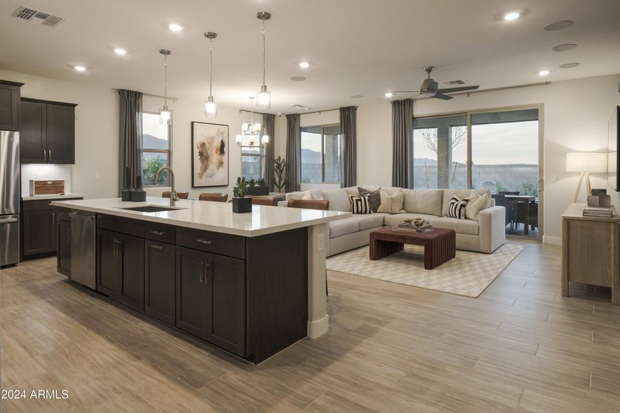 KITCHEN / GREAT ROOM