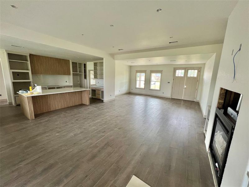 Spacious, unfurnished interior of a new home in , Angleton (Image 34).