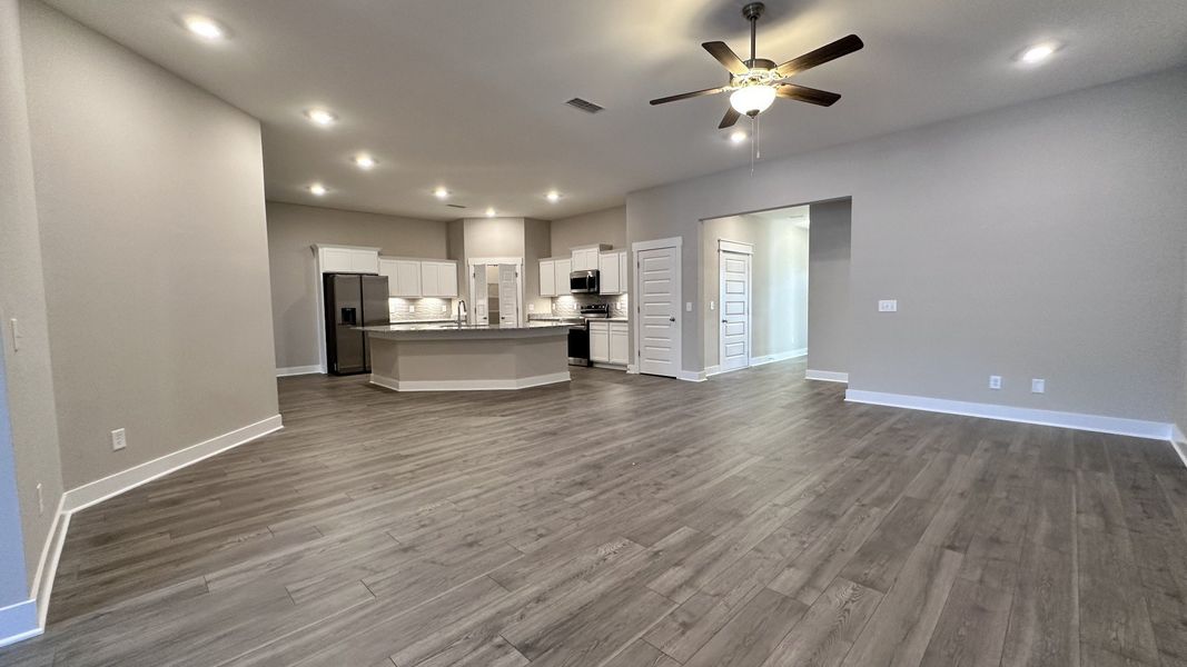 Spacious, unfurnished interior of a new home in Veterans Cove, Murfreesboro (Image 36).