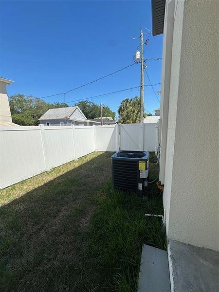 Exterior details and patio area of a home in , Tampa (Image 15).