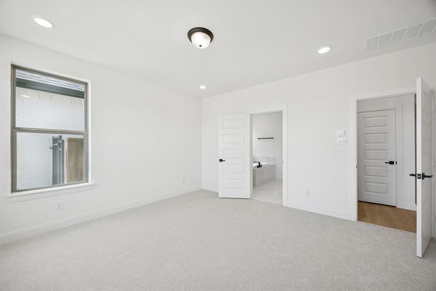 Spacious, unfurnished interior of a new home in Talia – Cottage Series, Mesquite (Image 23). Spacious, unfurnished interior of a new home in Talia – Cottage Series, Mesquite (Image 23).