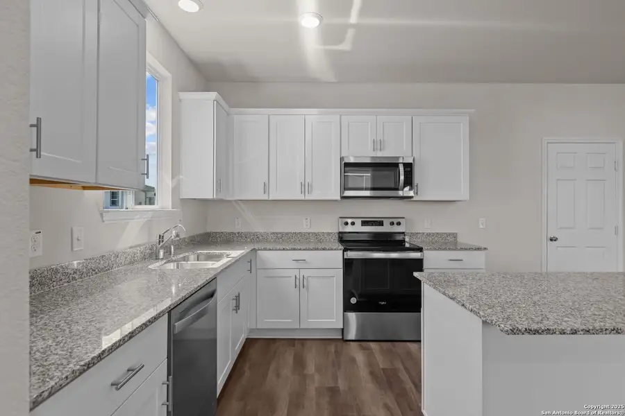 Image 22 of a home in Cinco Lakes. Image 22 of a home in Cinco Lakes.