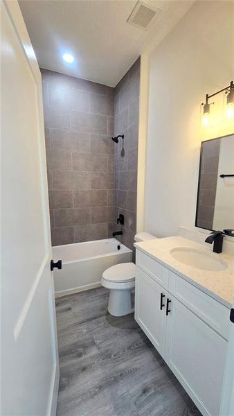 Furnished interior view inside a new home in , Ocala (Image 10).