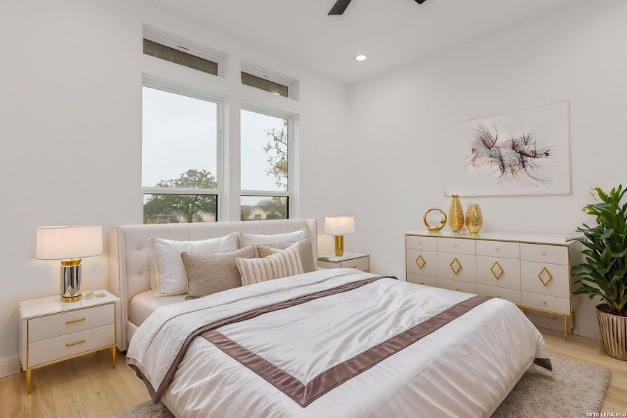 Furnished interior view inside a new home in , Bandera (Image 31).