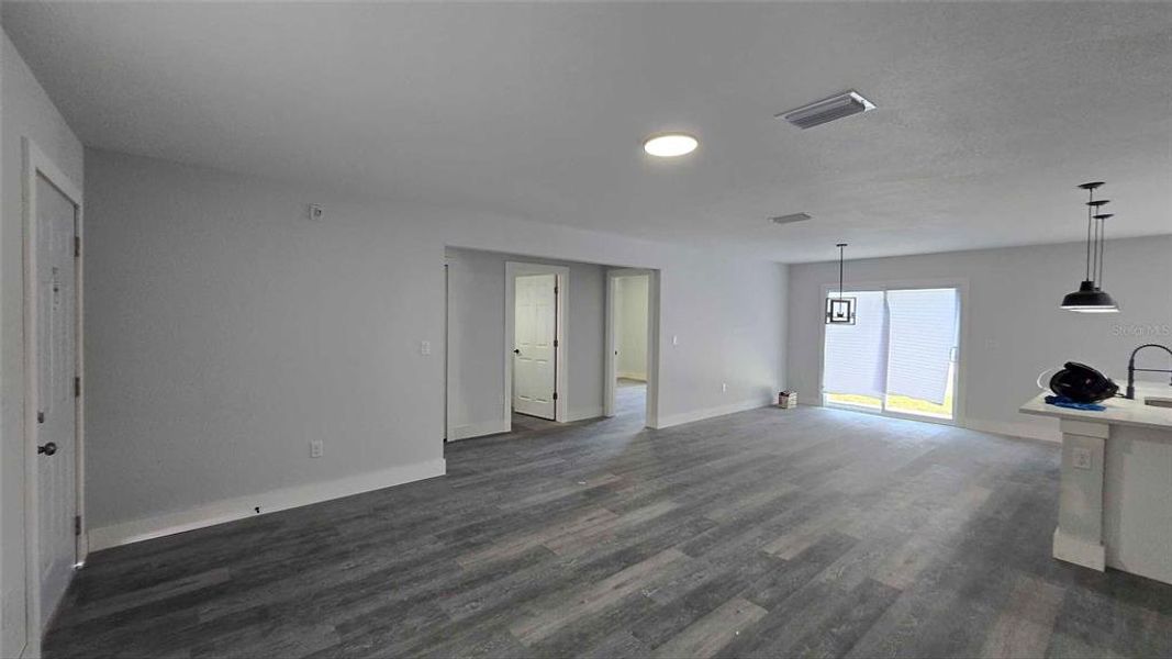 Spacious, unfurnished interior of a new home in , Dunnellon (Image 43).