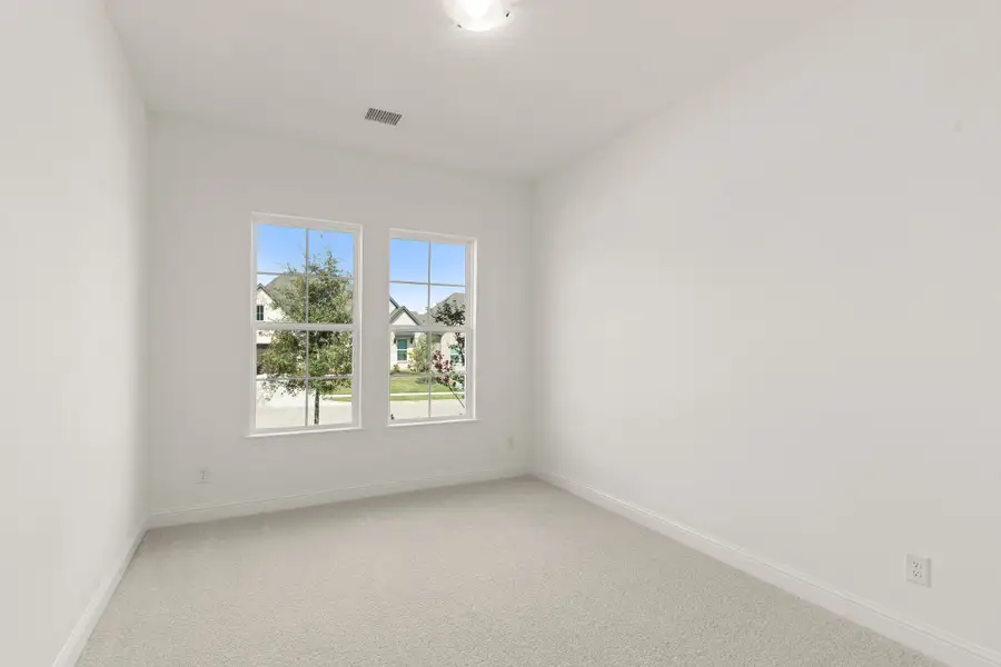Spacious, unfurnished interior of a new home in Nelson Lake Estates, Rockwall (Image 23).