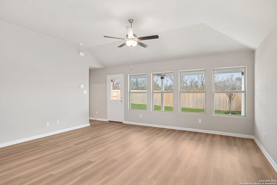 Spacious, unfurnished interior of a new home in Greenspoint Heights, Seguin (Image 29).