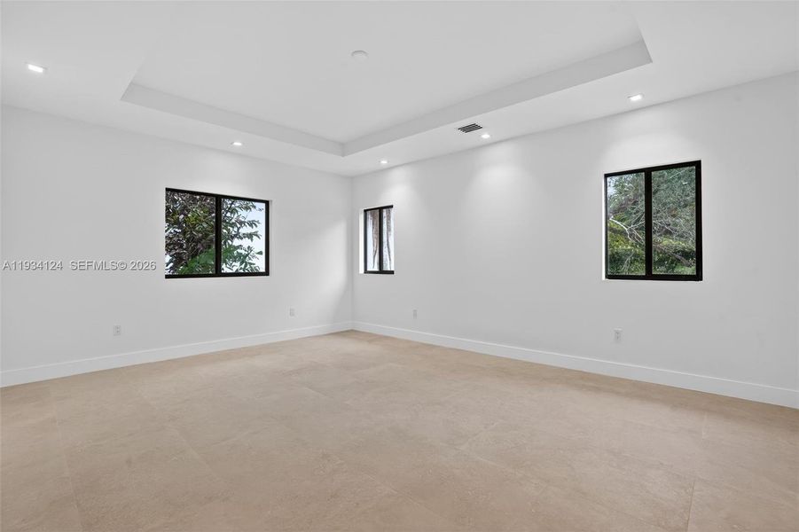 Spacious, unfurnished interior of a new home in , Miami (Image 20).