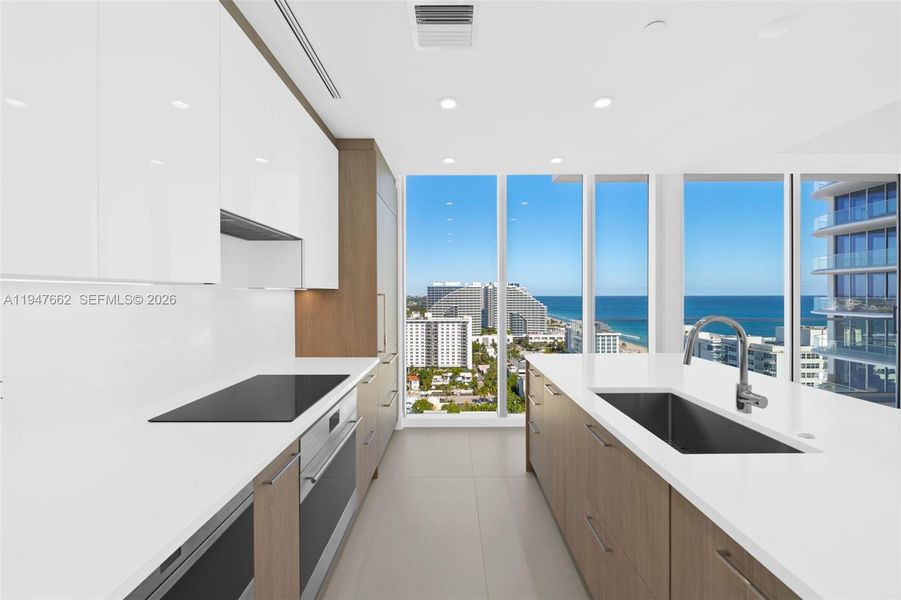 Furnished interior view inside a new home in , Fort Lauderdale (Image 7).