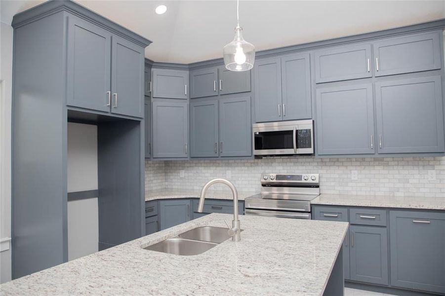 Furnished interior view inside a new home in , Dallas (Image 8). Furnished interior view inside a new home in , Dallas (Image 8).