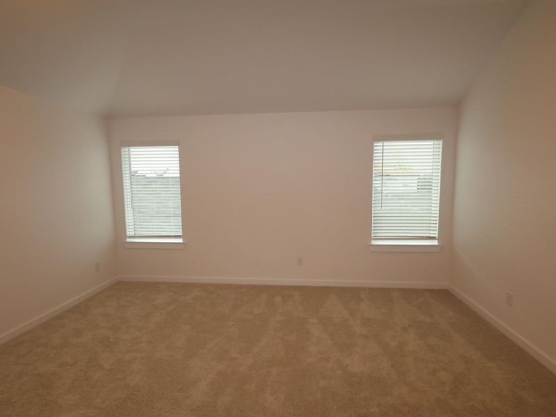 Spacious, unfurnished interior of a new home in Summerview, Fulshear (Image 21).