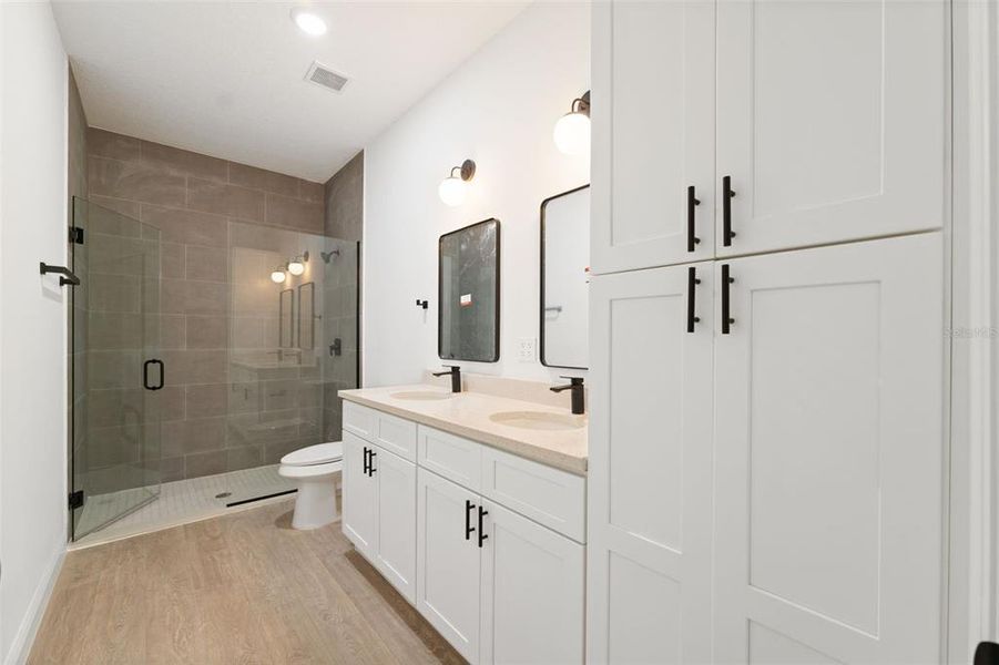 Furnished interior view inside a new home in , Ocala (Image 9).