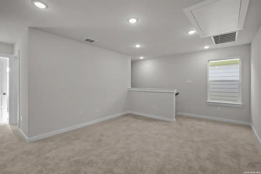 Spacious, unfurnished interior of a new home in Senna, Leon Valley (Image 15). Spacious, unfurnished interior of a new home in Senna, Leon Valley (Image 15).
