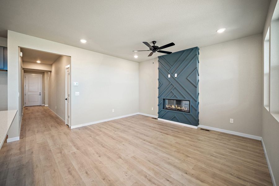 Spacious, unfurnished interior of a new home in Trails at Aspen Ridge-3, Colorado Springs (Image 22).