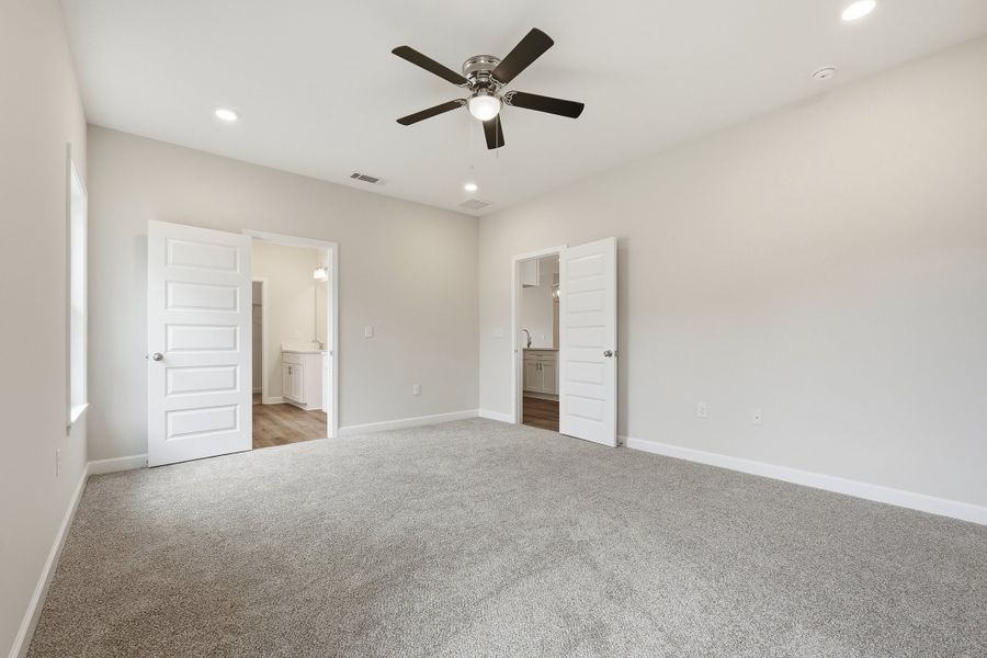 Spacious, unfurnished interior of a new home in Southern Charm, Crestview (Image 43).