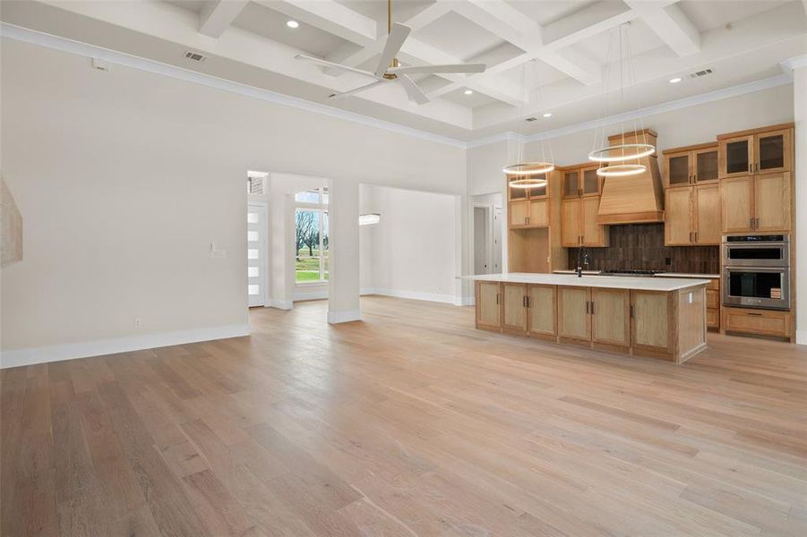 Spacious, unfurnished interior of a new home in Pecan Plantation, Granbury (Image 24).