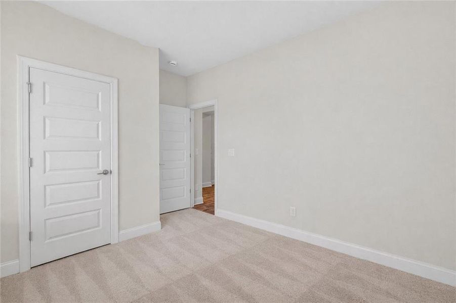Spacious, unfurnished interior of a new home in Waters Edge, Mansfield (Image 19).
