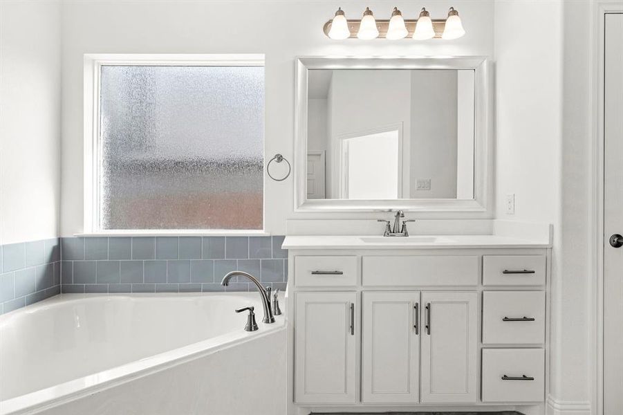 35. 3121 Blue Hill - Bath (5) 35. 3121 Blue Hill - Bath (5)