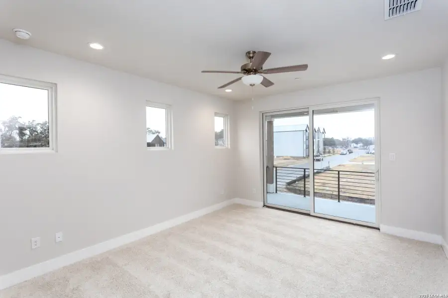 Spacious, unfurnished interior of a new home in , San Antonio (Image 24).