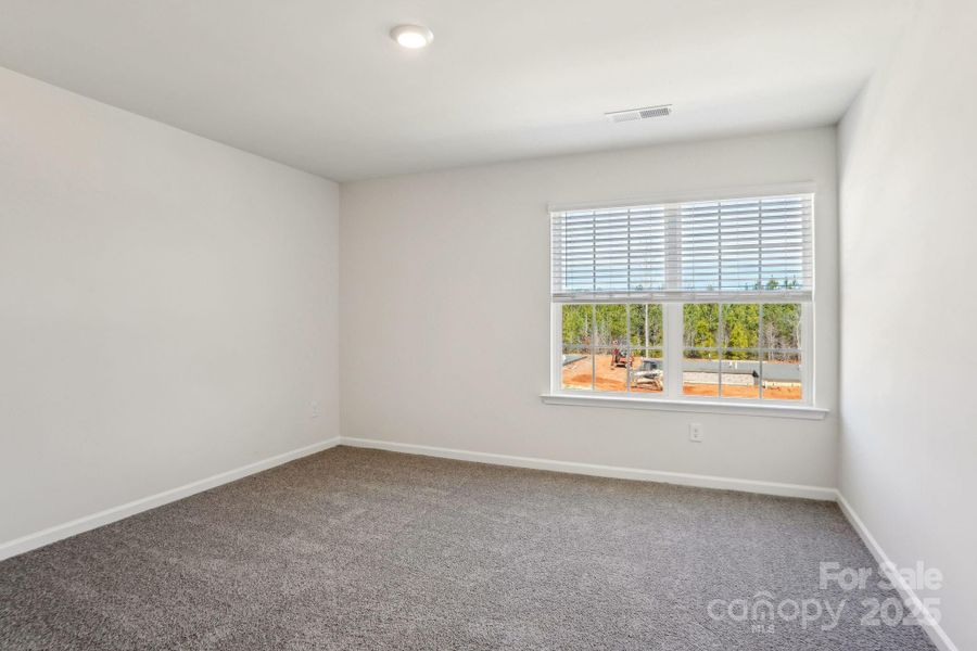 Spacious, unfurnished interior of a new home in Sonoma Hills, Charlotte (Image 17).