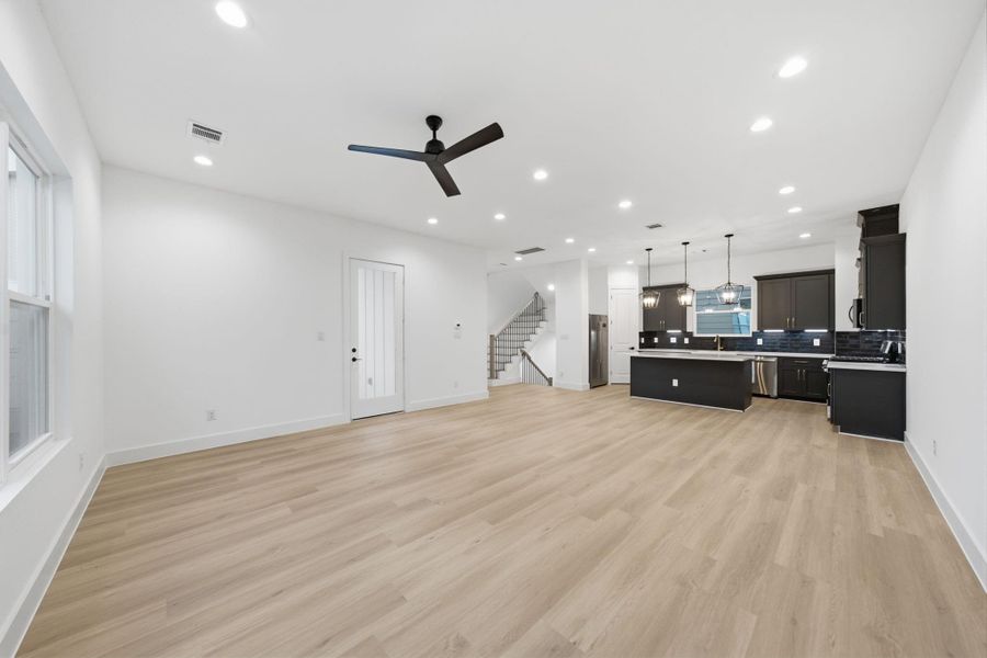 Spacious, unfurnished interior of a new home in , Houston (Image 21).