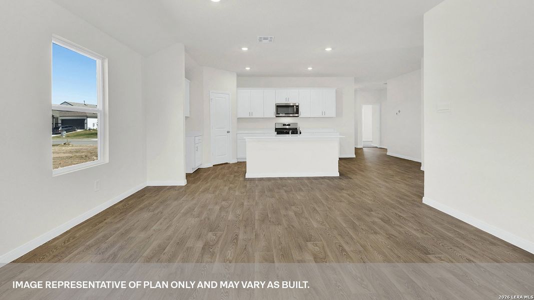 Spacious, unfurnished interior of a new home in Paramount, Kyle (Image 18).