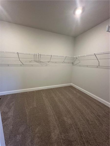 Spacious, unfurnished interior of a new home in Mirror Lake at South Harbour, Villa Rica (Image 28).