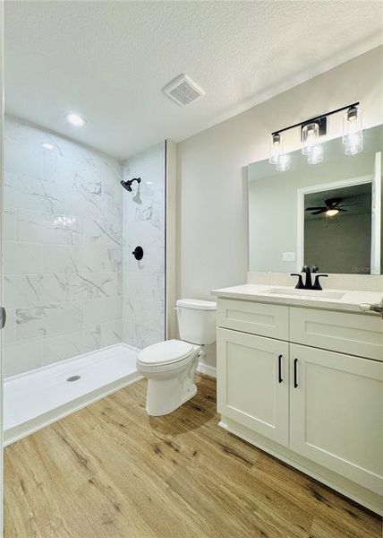 Furnished interior view inside a new home in , Lakeland (Image 10).