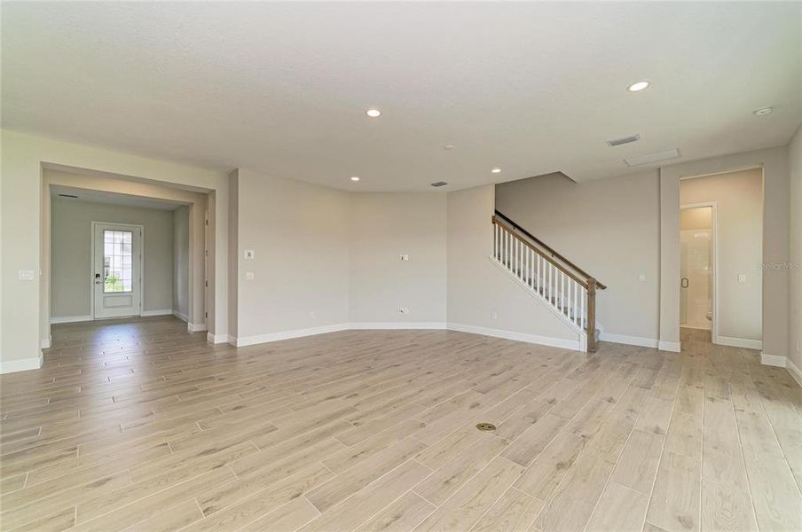 Spacious, unfurnished interior of a new home in North River Ranch, Parrish (Image 28).