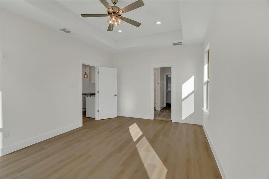 Spacious, unfurnished interior of a new home in , Grand Prairie (Image 17).