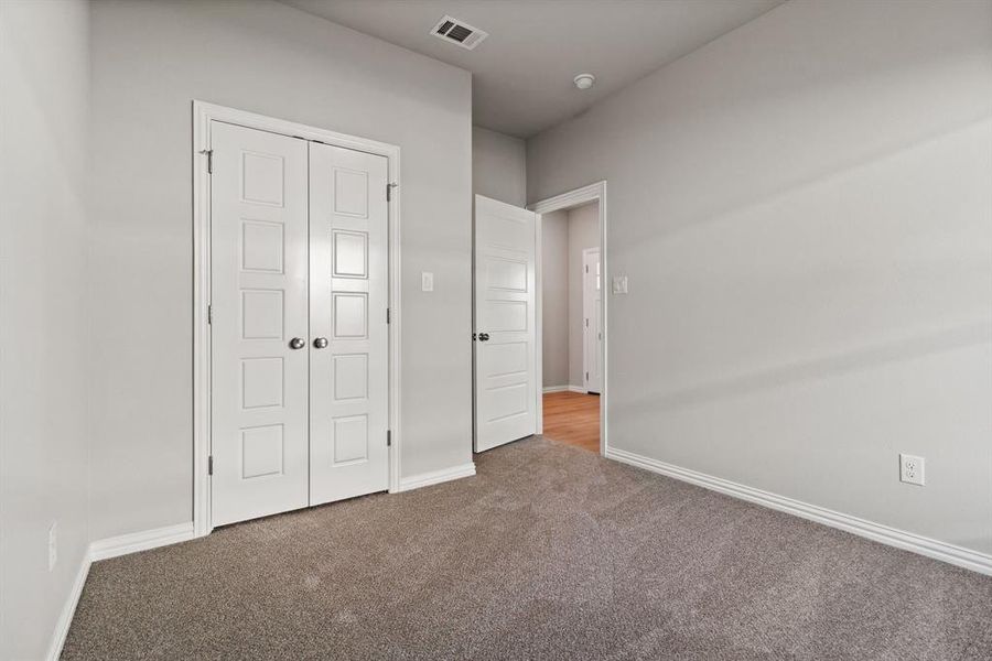 Spacious, unfurnished interior of a new home in Trails of Fossil Creek, Fort Worth (Image 16). Spacious, unfurnished interior of a new home in Trails of Fossil Creek, Fort Worth (Image 16).