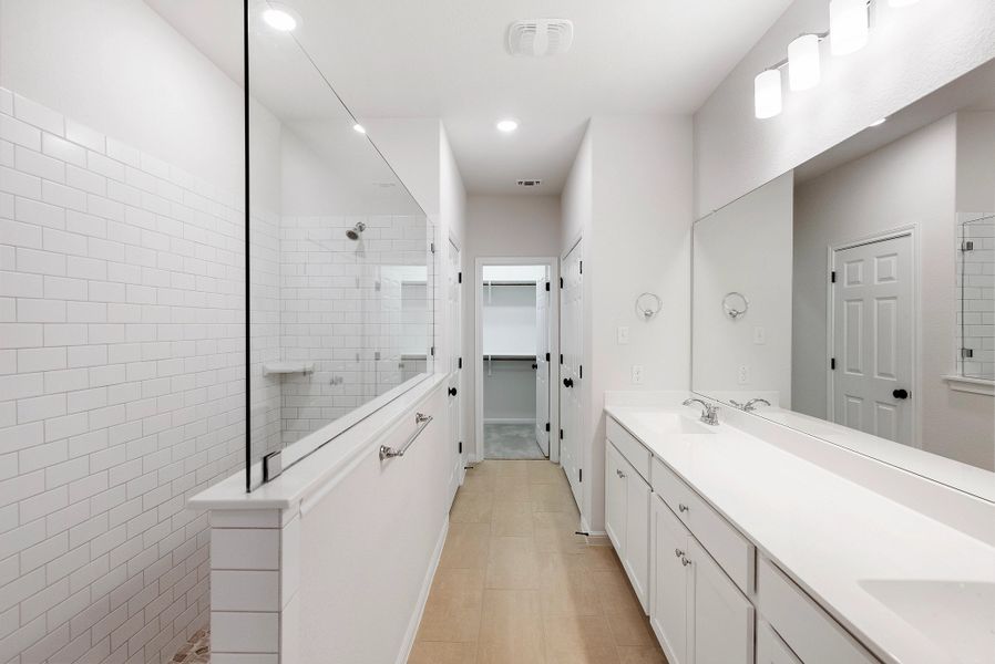 Representative furnished interior of a home built from the Cartwright by Ashton Woods in Rolling Glen, Hutto (Image 9).
